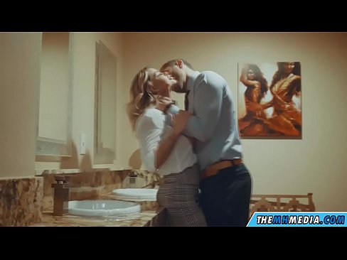 ❤️ Büyük memeli bir sarışın seni umumi tuvalette baştan çıkardığında ❤️❌ Süper porno pornoda tr.onetubes.top ️❤